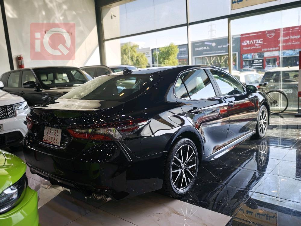 تۆیۆتا کامری